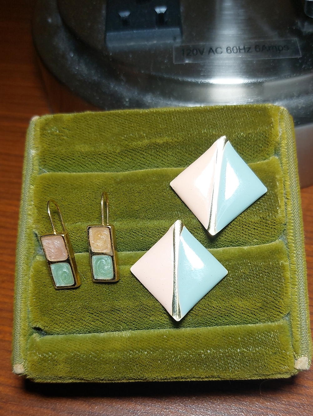 💜5/$25 Vintage 1980s Pastel Enamel Earring Lot (2 Pairs) – Geometric Studs